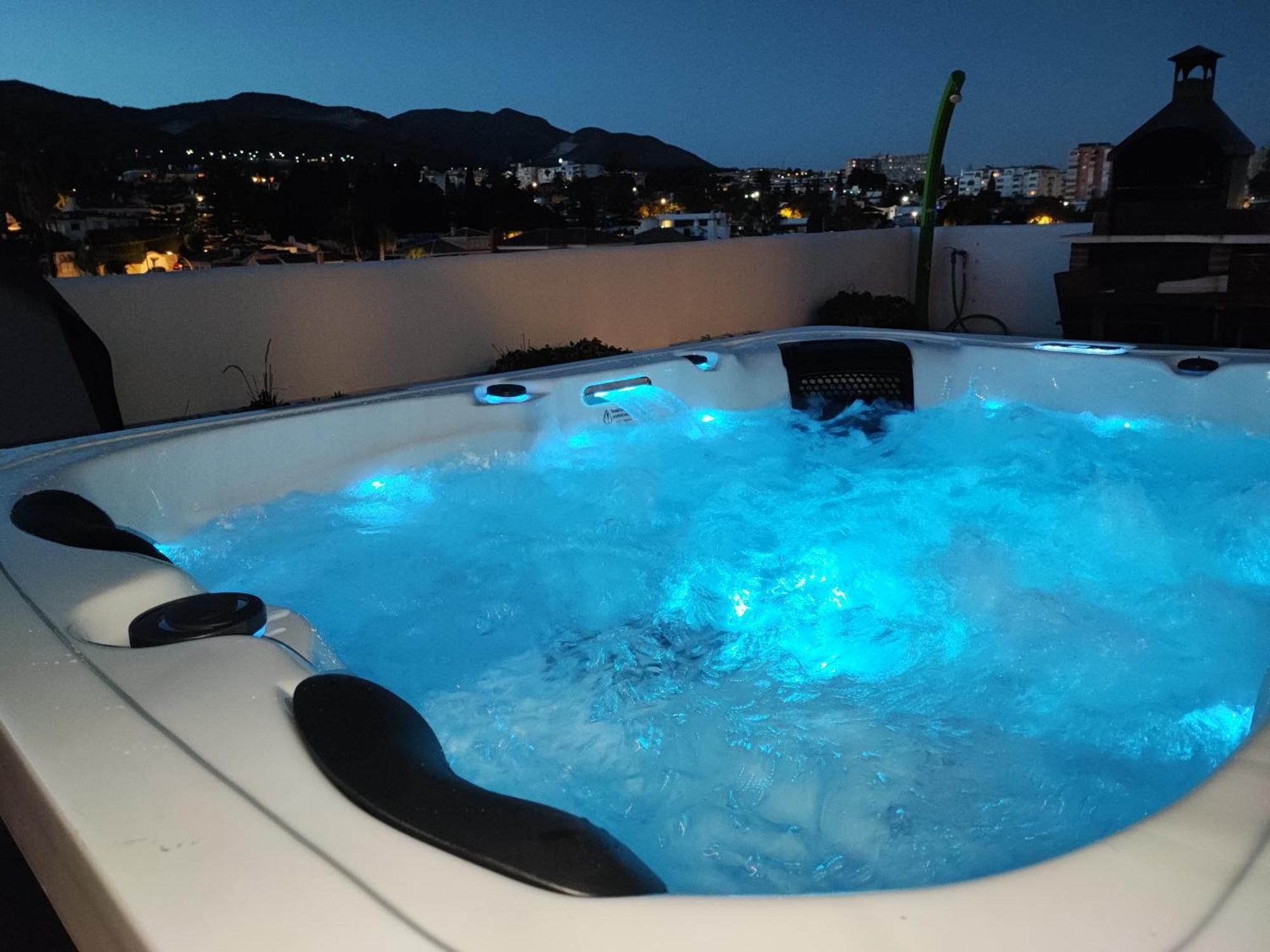 Ferienwohnung Isla De Benalmadena 1, Jacuzzi, 80M From The Sea, Ac, Bbq, Private Parking, Big Terrace Exterior foto